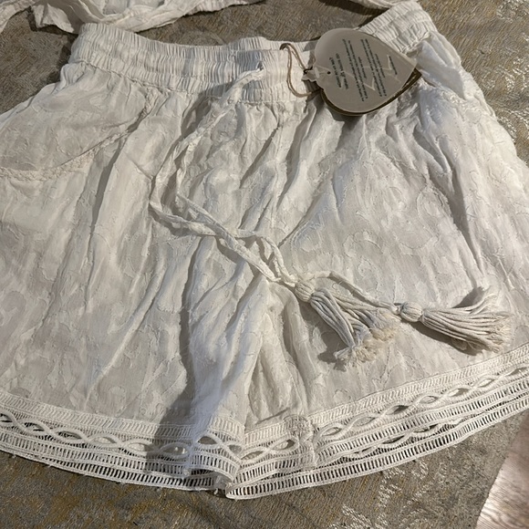 New with tags white short set - Picture 3 of 5